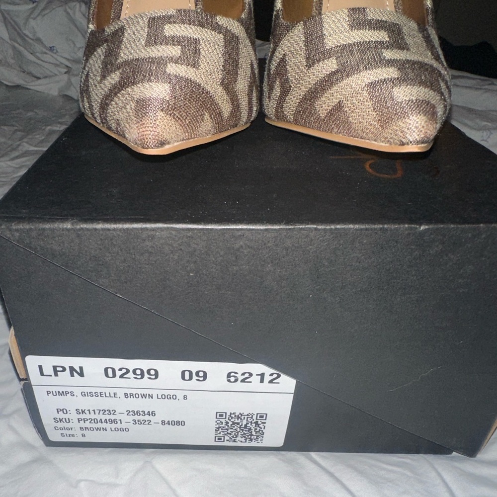 Cute brown heels with pattern - Picture 2 of 6